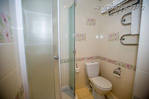 Ванная комната в номере санатория «Виктория»